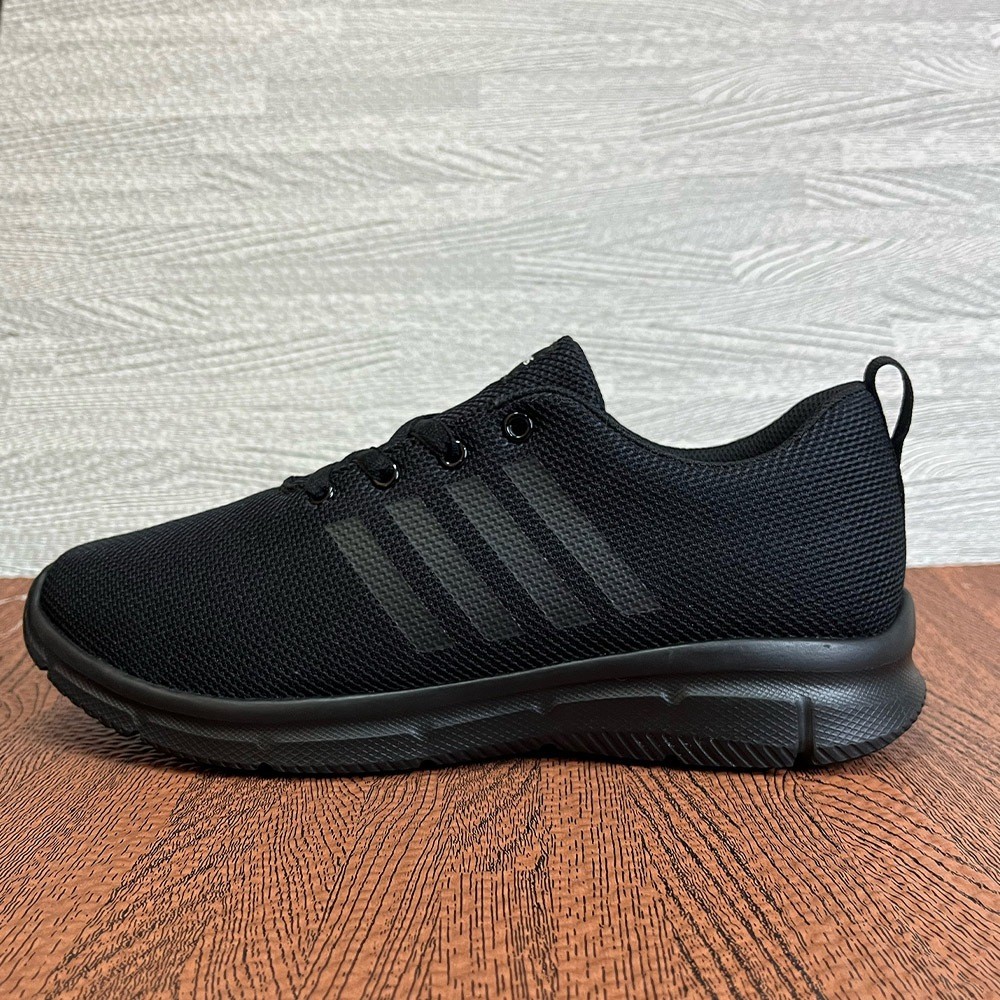 TOMKINS Texan - Black Sepatu Sneakers Pria