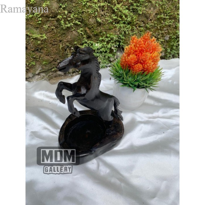 

Asbak Kayu Ukir Motif Kuda Murah