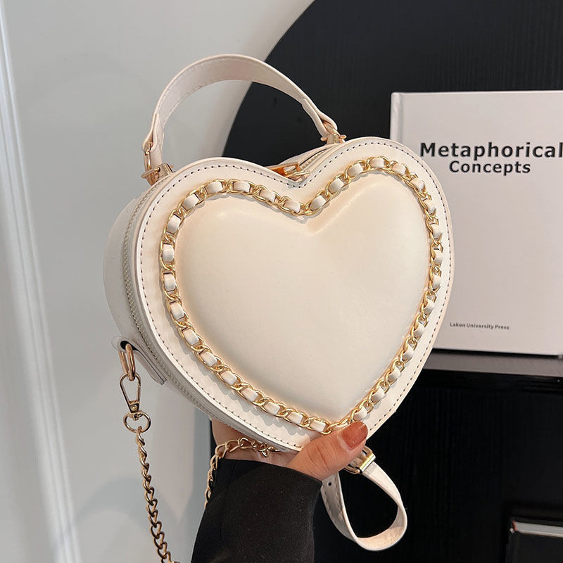 Small and niche design for handheld small bags, women's new minimalist love bags, summer high-end an