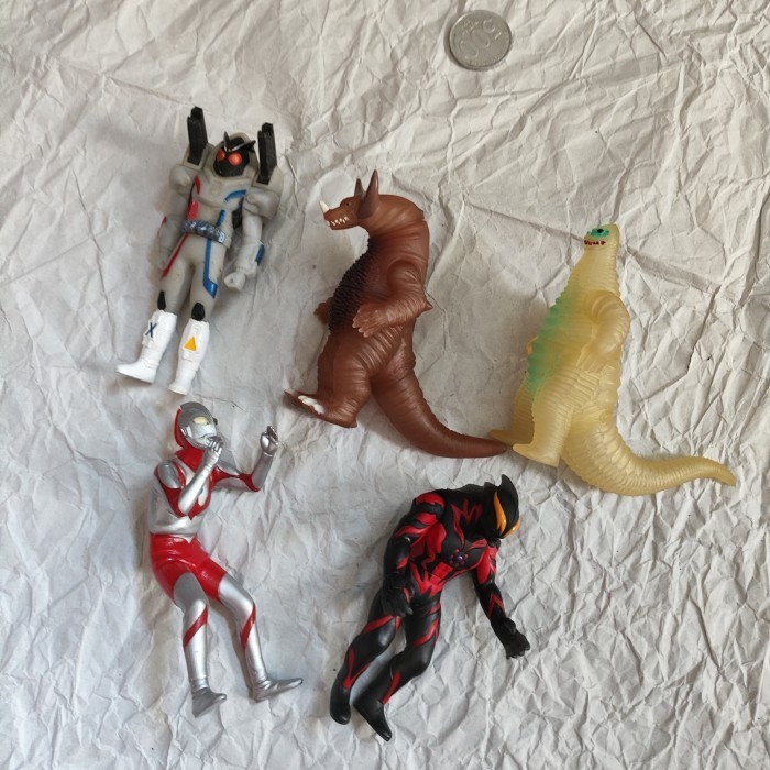 Ums gomora redking red king belial ultraman fouze uhs bandai ori