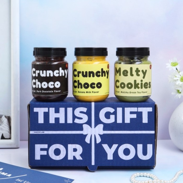 

[PROMO!!!] HAMPERS CRUNCHY CHOCO JAR by snack lab gift box / souvenir / parcel - Navy Blue, Medium Box (3x)