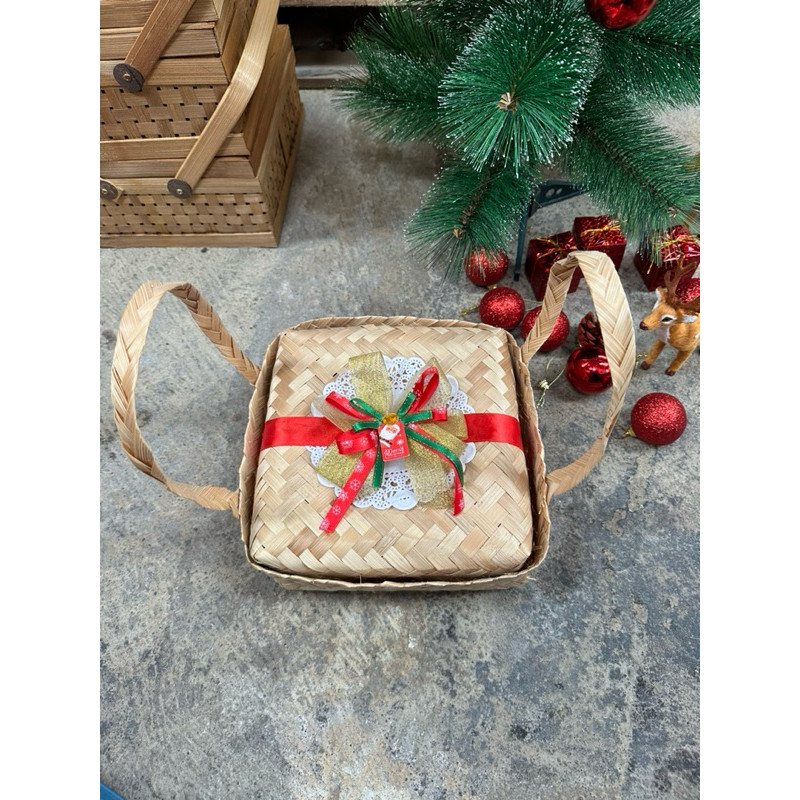 

HAMPERS NATAL TRADISIONAL BESEK JINJING NATURAL FREE PITA NATAL 18-25Cm ready stock/ besek hias cantik/ besek cantik MIN BELI 1O PASANG ATAU CHAT ADMIN