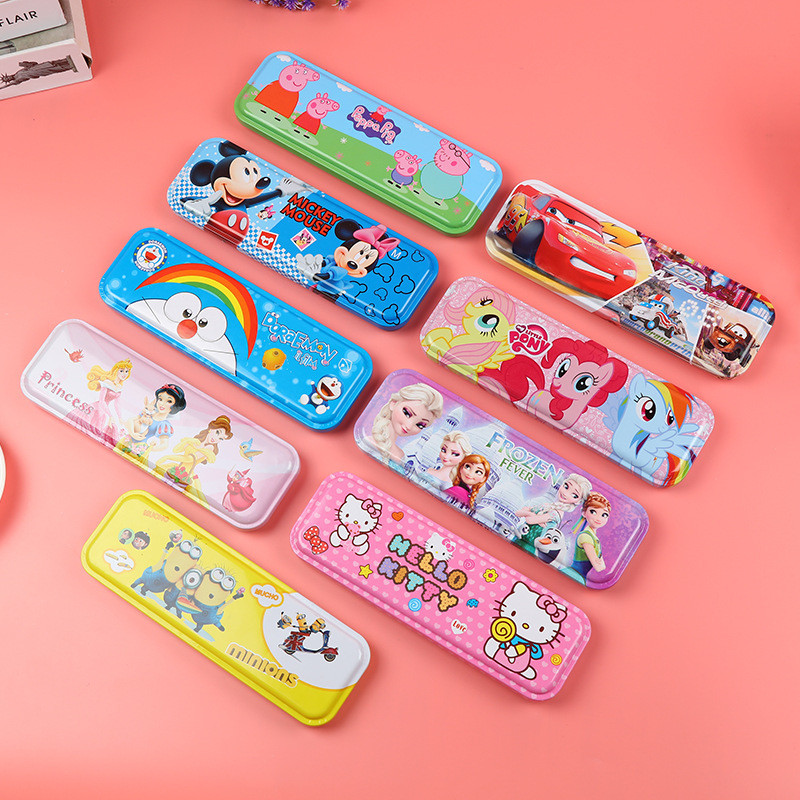 

TERMURAH KOTAK PENSIL MOTIF KARAKTER LUCU / TEMPAT PENSIL BESI KALENG LUCU COD