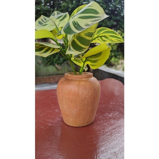 Vas Bunga Kayu motif guci kayu mahoni