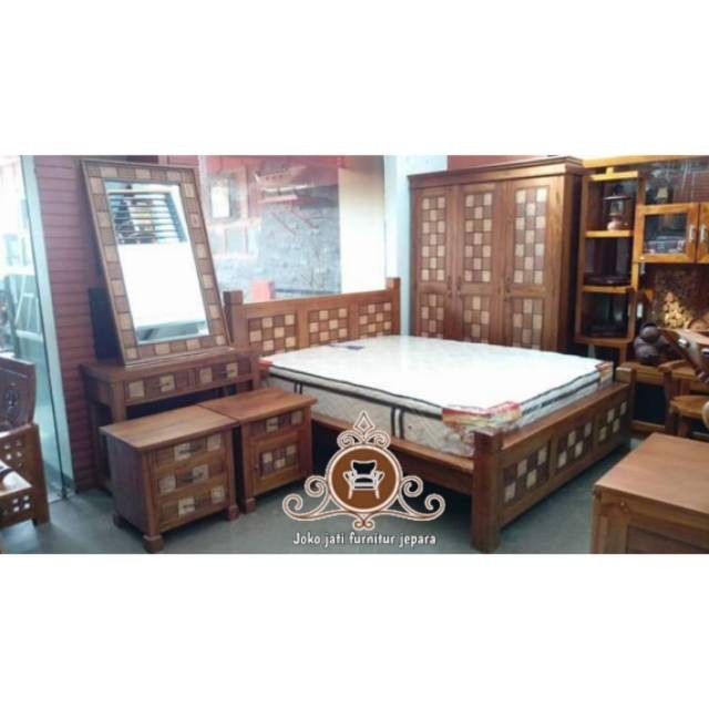 Set kamar minimalis(lemari pakaian,meja rias,,nakas mini)