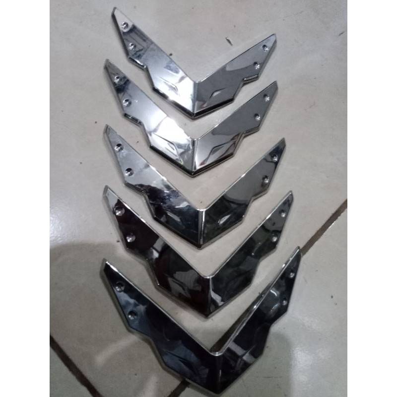 Garis Lis Chrome variasi Aksesoris batok atas Honda Vario 125 - 150 LED original