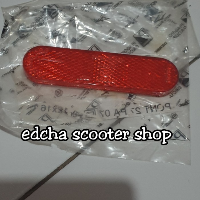 Cat Eye Merah w/o Housing Chrome Original Piaggio Untuk Modern Vespa