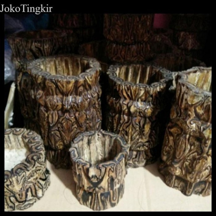 

Ready Stok Asbak Kayu Paku Tiang Ukir/Paku Monyet/Paku Anam Good murah