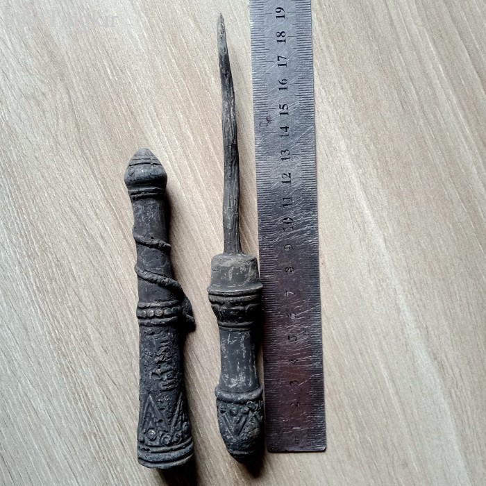 

Tombak Sken Cacing Kanil Hitam Model kuno antik