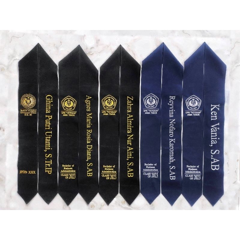 [ 1 HARI JADI ] Selempang Wisuda Leher BORDIR KOMPUTER TANPA FURING POLOS Selempang Wisuda Kalung Se