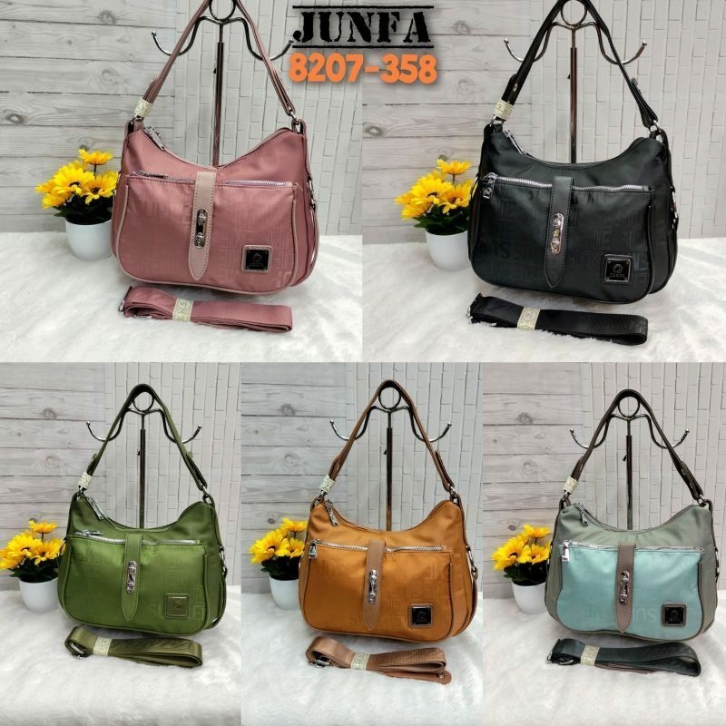 Tas Wanita Tas Selempang Junfa 8207-358 Bahan Parasut Tebal. Tas Junfa Parasut Best Seller.
