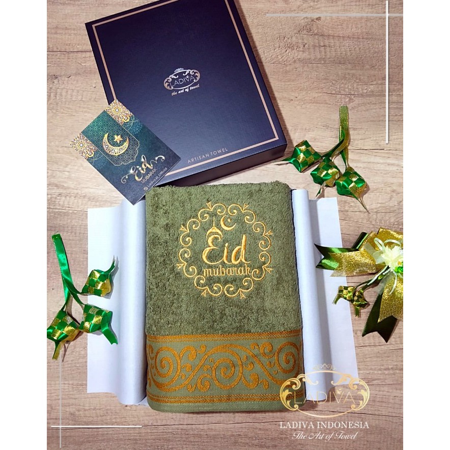 

[New]Promo Parsel Ramadan Gift Box Set Handuk Bordir Single Scarlet ( Premium ) - Brown