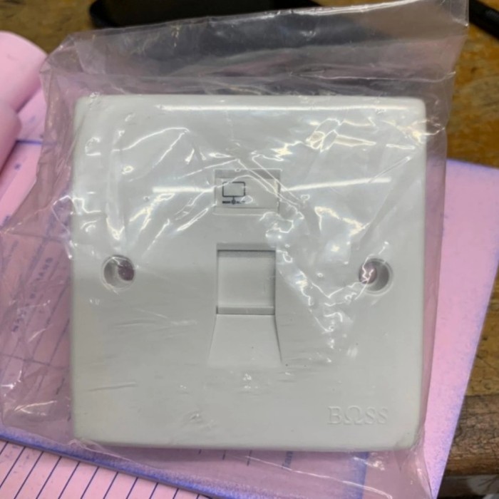 BOSS / Outlet Data RJ45 Cat6 Boss / B3031CAT6WW