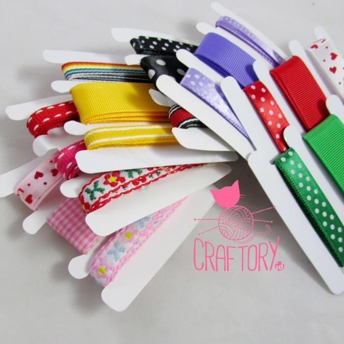 

Fancy Ribbon Aneka Pita Warna Meteran Set Isi 3 Untuk Kado Craft Dekor