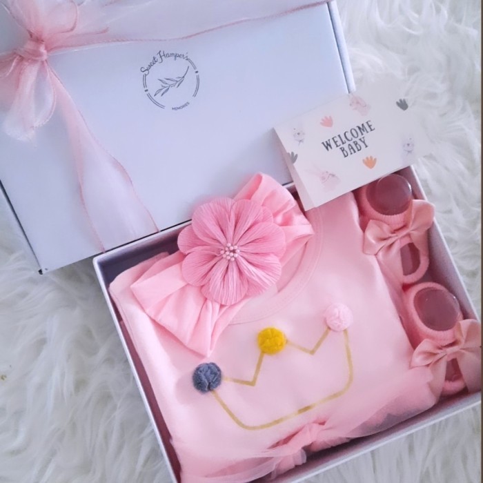 

[Terlaris] Hampers Newborn Baby Girl / Kado Lahiran Bayi Perempuan - Baby Crown