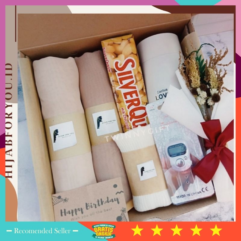 

Hampers Wedding Anniversary Wisuda Keren Unik / Hampers Hijab Giftbox Kado Cewek Ulang Tahun Wisuda Anniversary Lebaran