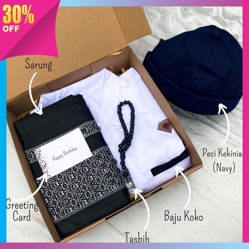 

Hadiah Anniversary Valentine Lebaran Idul Fitri Kekinian / [B2627]HAMPER KOKO/HAMPERS RAMADHAN/HAMPERS COWOK/KADO COWOK SARUNG KOKO PECI DAN TASBIH/HADIAH PERNIKAHAN/HADIAH ULANG TAHUN/HADIAH WEDDING/KADO LEBARAN/HAMPERS LEBARAN/HAMPERS RAMADHAN BAJU KOKO
