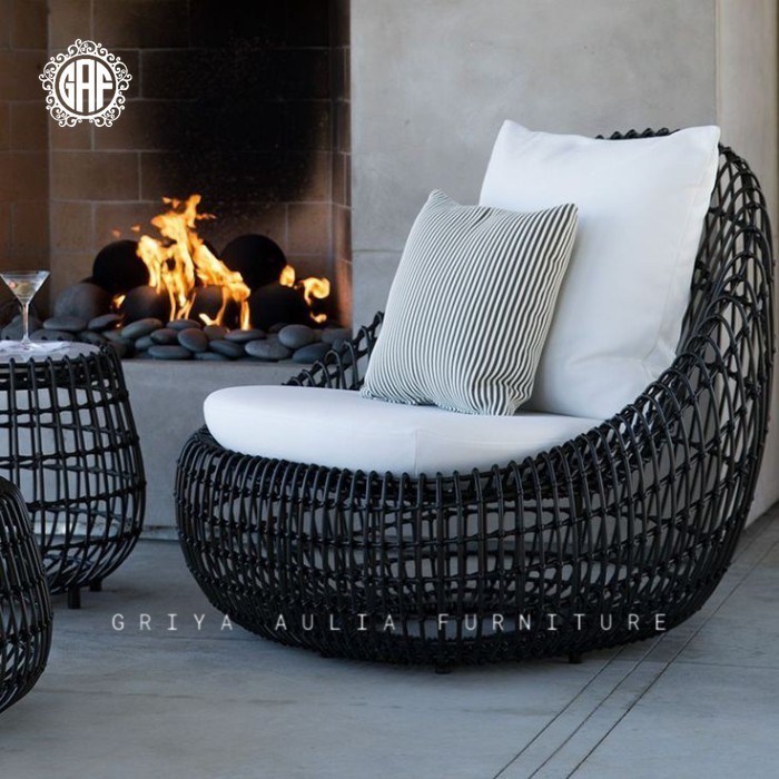 Kursi santai rotan sintetis full bantalan kursi teras rotan