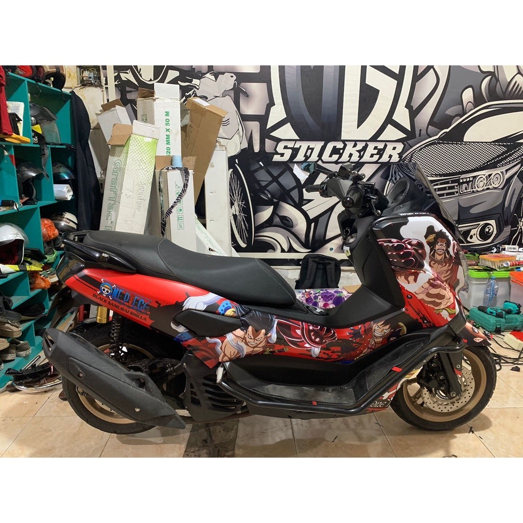 Stiker Decal Motor YAMAHA NMAX OLD Full Body NMAX Lama Motif Karakter Kartun One Piece Keren