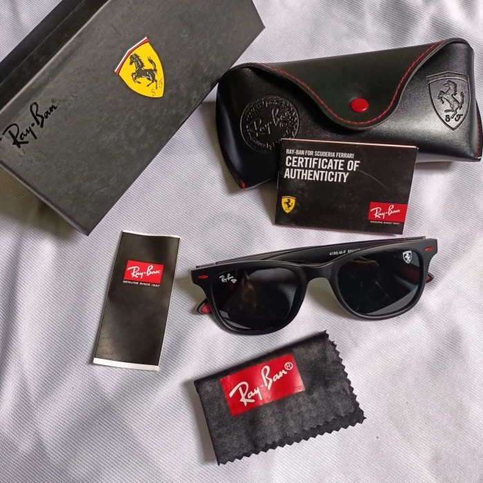 Kacamata Rayban RB4195M Scuderia Ferrari Sunglasses Edition Limited