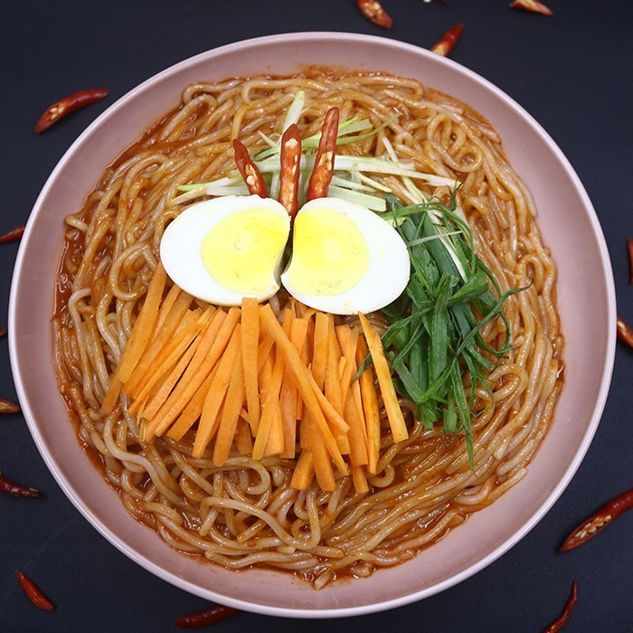 

Hansang Chewy Noodle Spicy Sauce - Mie Basah dengan saus pedas Korea - Chewy Noodle