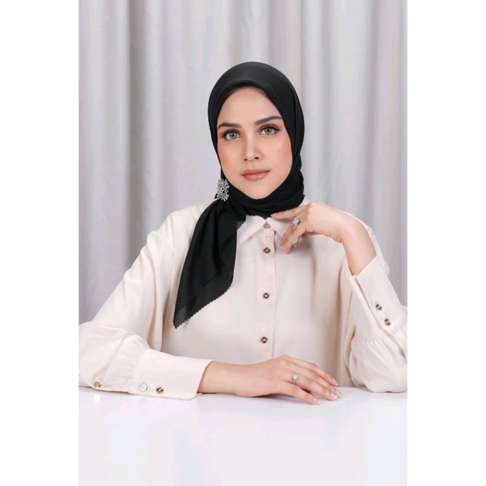 BUTTONSCARVES BASIC SCARF 2.0 VOAL SQUARE - JET BLACK