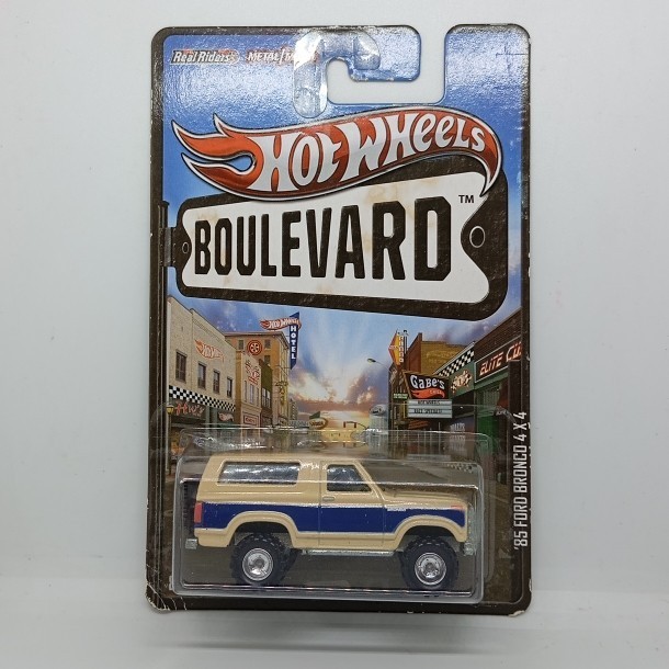 hotwheels 85 ford bronco 4x4 boulevard MM27