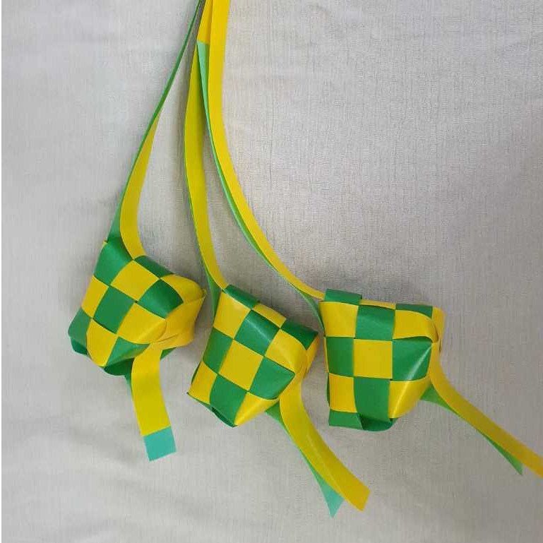 

Ketupat Pita Polos Hiasan Parcel Lebaran Hari Raya Idul Fitri
