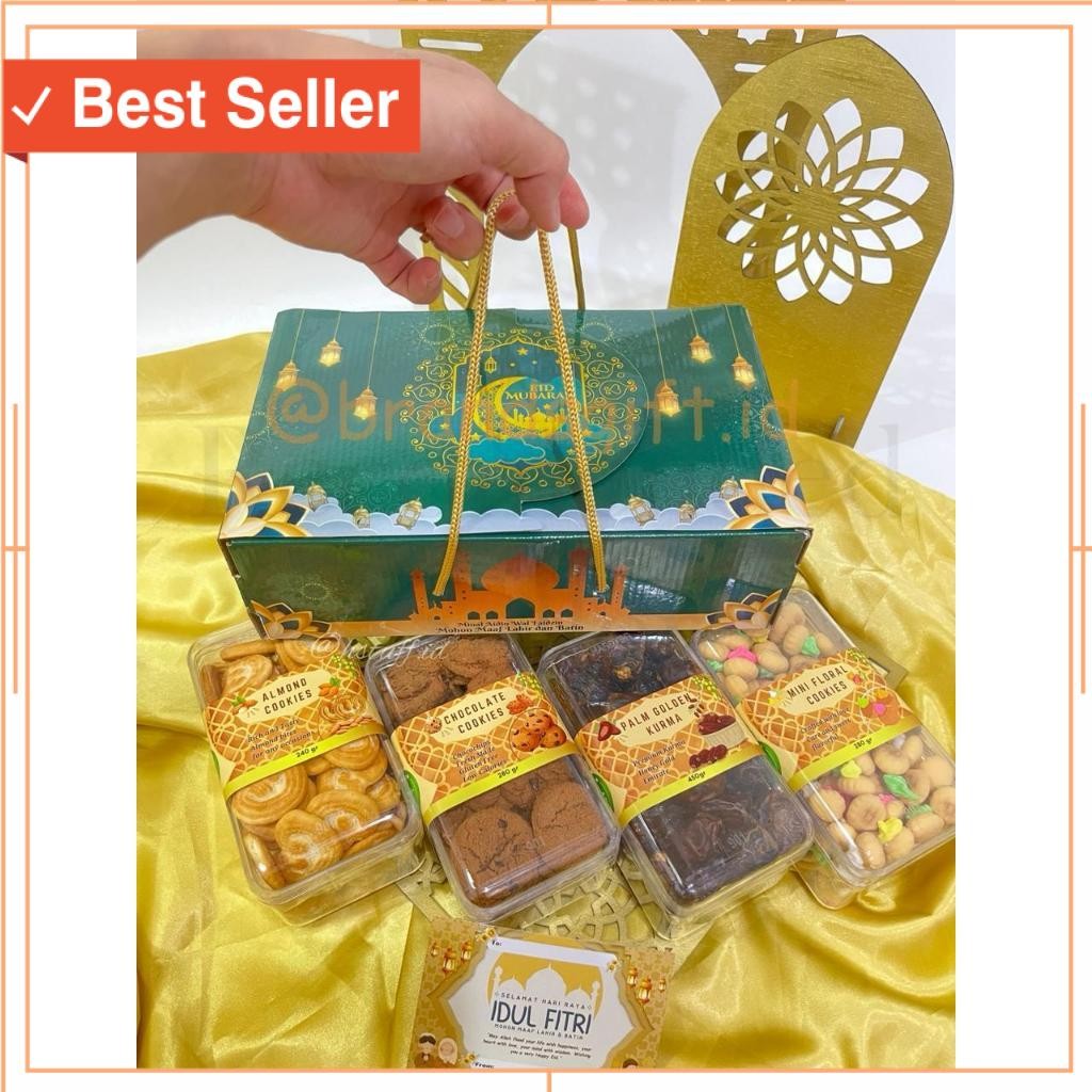 

Hadiah Lebaran Hampers Keren Unik Lucu Murah /HAMPERS SEMI HARDBOX LEBARAN IDUL FITRI / 100% HALAL MUI PARCEL SNACK & COOKIES LEBARAN KUALITAS PREMIUM ISI 3 COOKIES COKLAT, ALMOND COOKIES & KURMA 400GR / BINGKISAN LEBARAN IDUL FITRI / FREE KARTU UCAPAN I