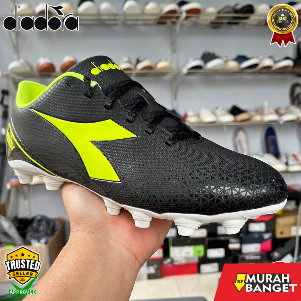 Sepatu olahraga terbaru- Diadora Pichichi DIA179606444 Sepatu Sepak bola Pria ORIGINAL