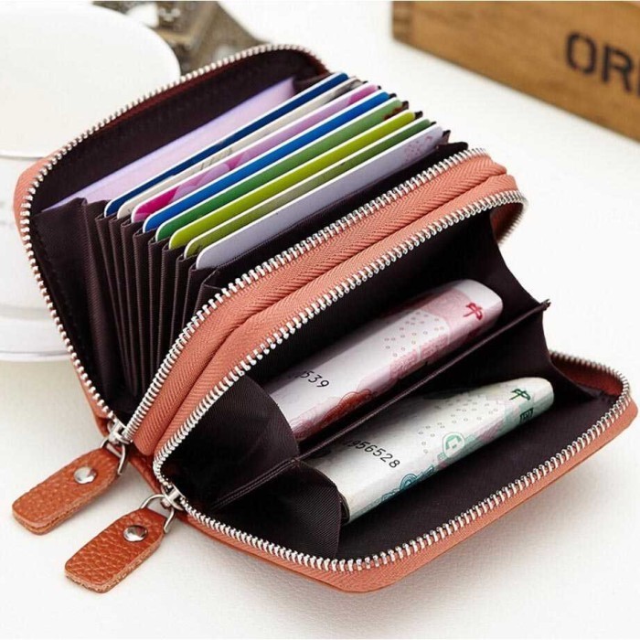 

PROMO!! -Dompet Kartu Anti Magnetik RFID - Cokelat