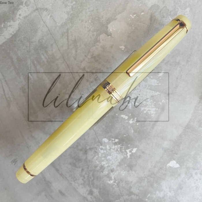 

JINHAO Typ 82 Fountain Pen (1) - Rambutan