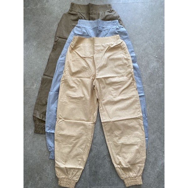 Roomah klambi- Celana Jogger polosan katun silky