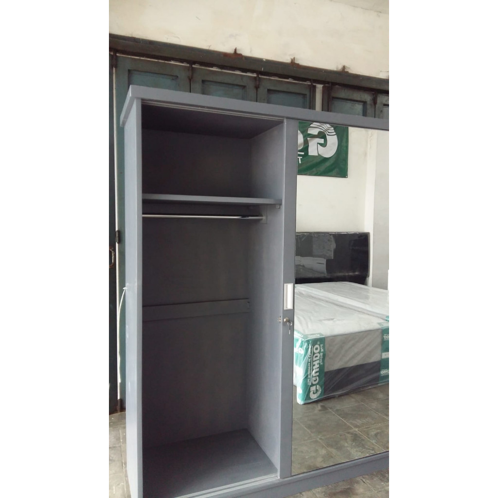 

PROMO SPESIAL Lemari Pakaian 2 Pintu Sliding Jumbo Blockboard Uk 180x60x193 cm + Kaca Cermin Full Body