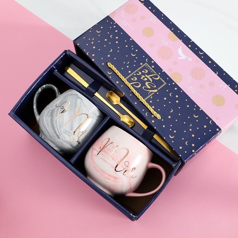 

Cangkir Pasangan Mug Couple Marmer Keramik Hampers Kado Gift Box Gelas Set Kotak Hadiah Pernikahan Modern/ Baru Mewah