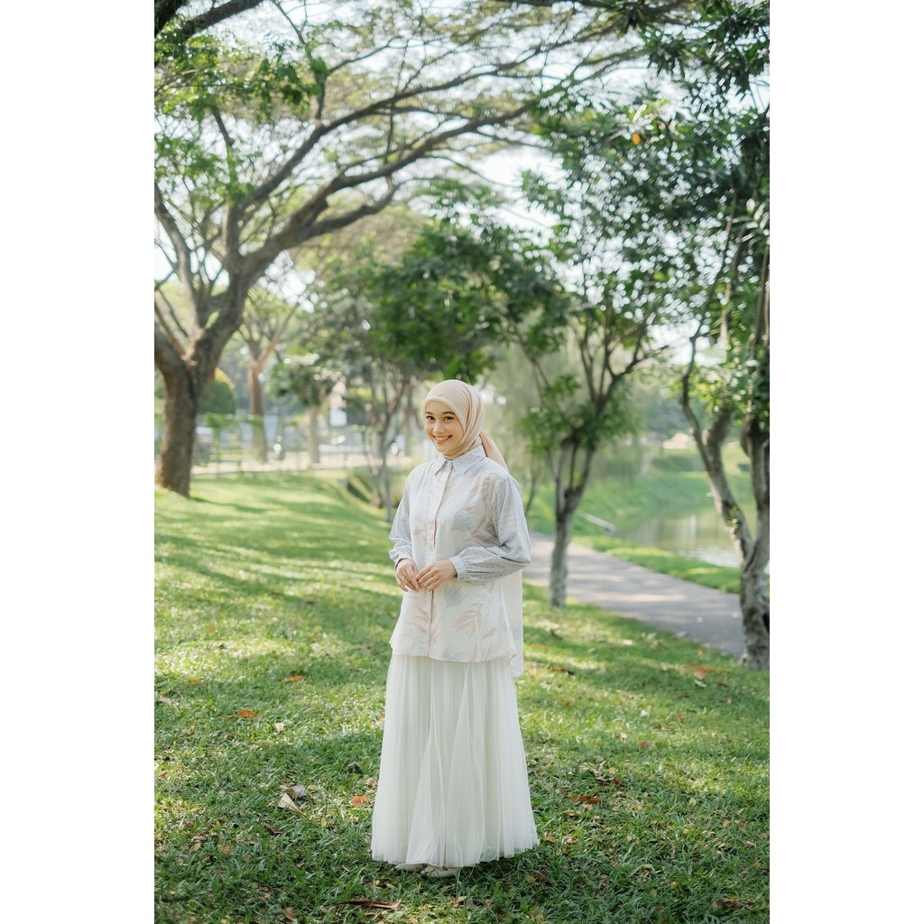 La Vierra - Kamari Signature Blouse