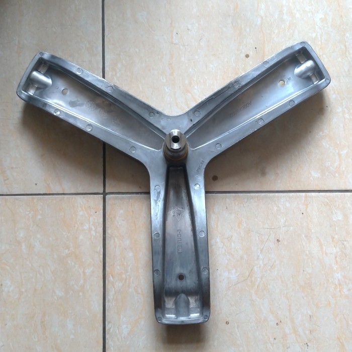 Spider /dudukan segitiga mesin cuci Electrolux front loading A00675502