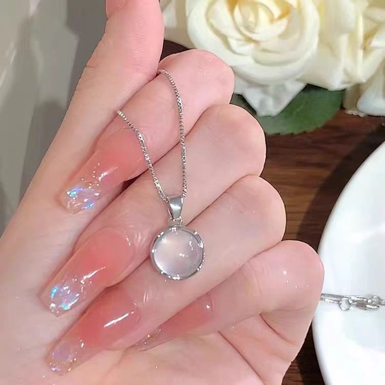 Kalung Liontin Tahan Karat Putih Fashion Kalung Titanium Wanita Liontin Batu Permata Kristal