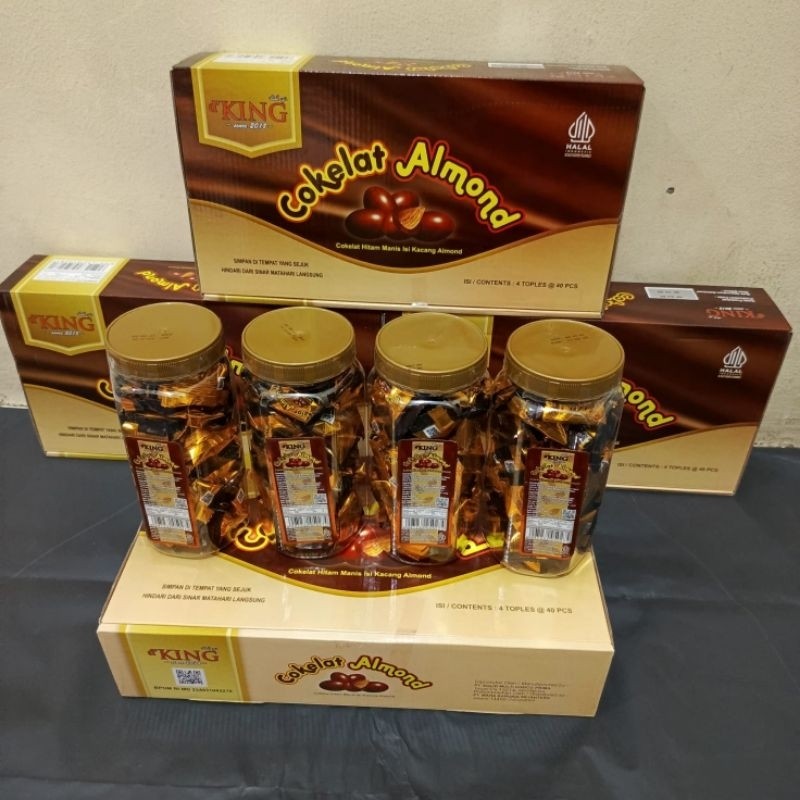 

Muzdalifah Coklat Almond 1 Kardus isi 4 Toples Cokelat Kacang Almond Original