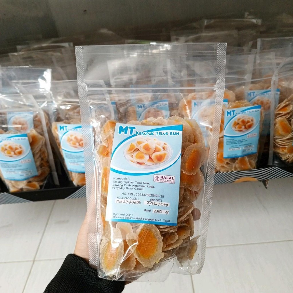 

Kerupuk Telor Asin Mentah