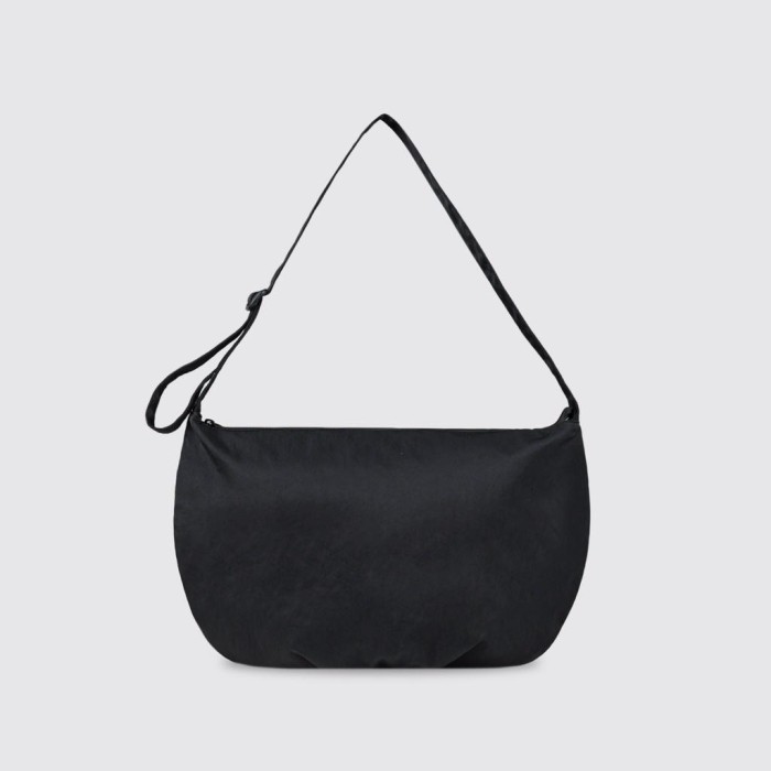 Exsport Tas Selempang Wanita Basic Half Moon Sling Bag - Black, L