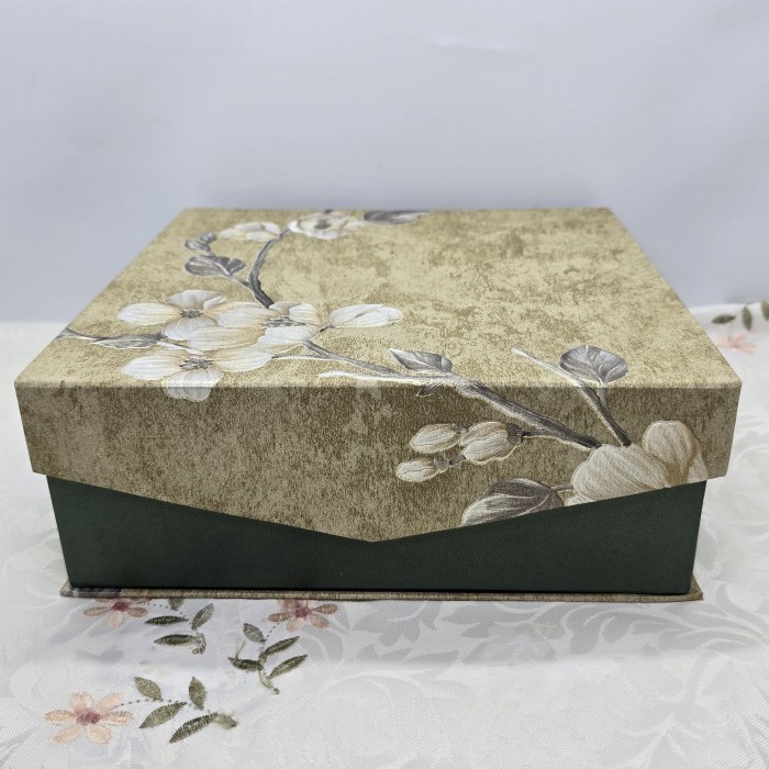 box kue flower /hard box/ lapis legit / kue lapis imlek 22x22x8cm - WP red gold