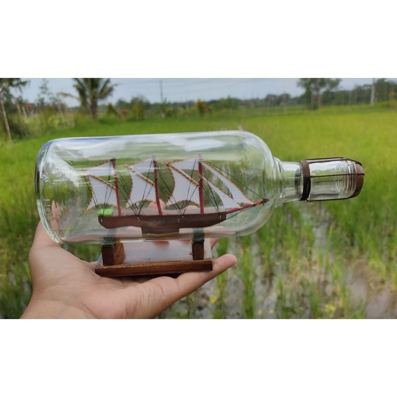 Hiasan Meja Pajangan Meja Kapal Dalam Botol Kaca/ Koleksi Pajangan Miniatur Botol Isi Perahu Pinisi/