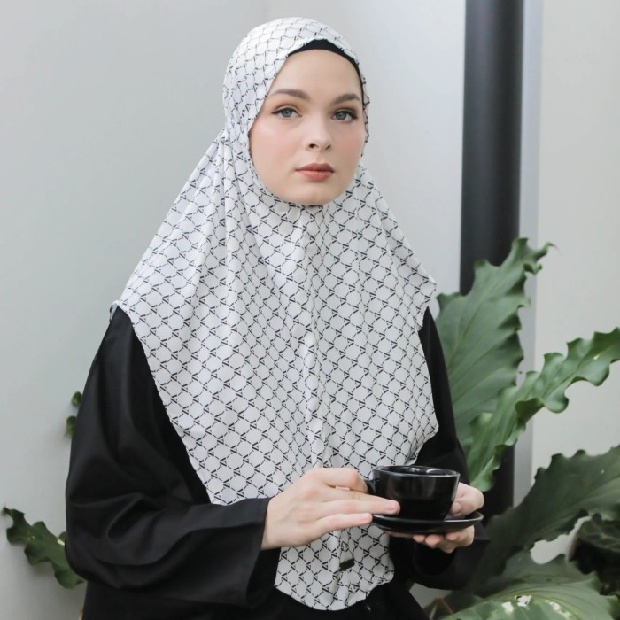 VZ Monogram Hijab Veil Bergo  Vivi Zubedi - Peppermint