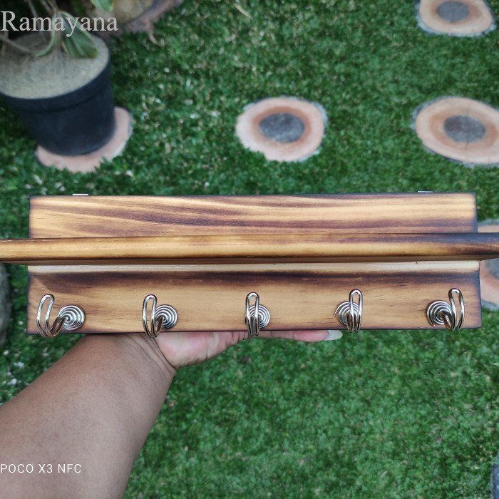 

Rak Gantungan Kunci / Key Holder / Tempat Gantungan Kunci Kayu - T bkran hk besi murah