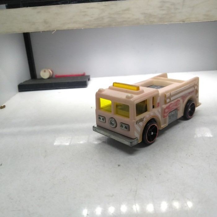 hotwheels fire eater diecast loose junk 12B -OS25
