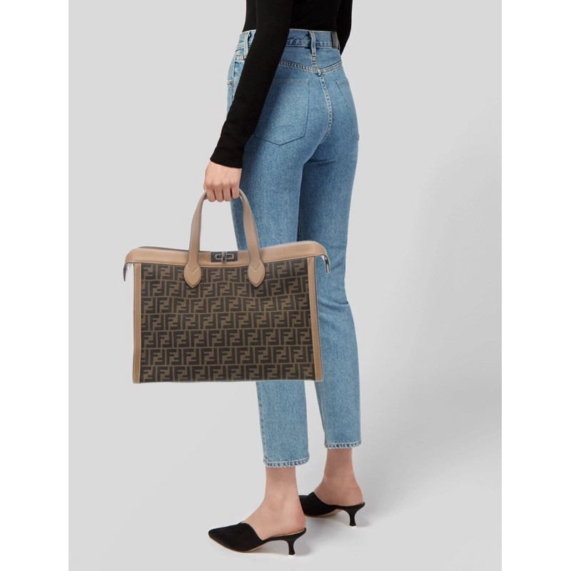 [VIP] Fendi Peekaboo ISeeU Forty8 Bag