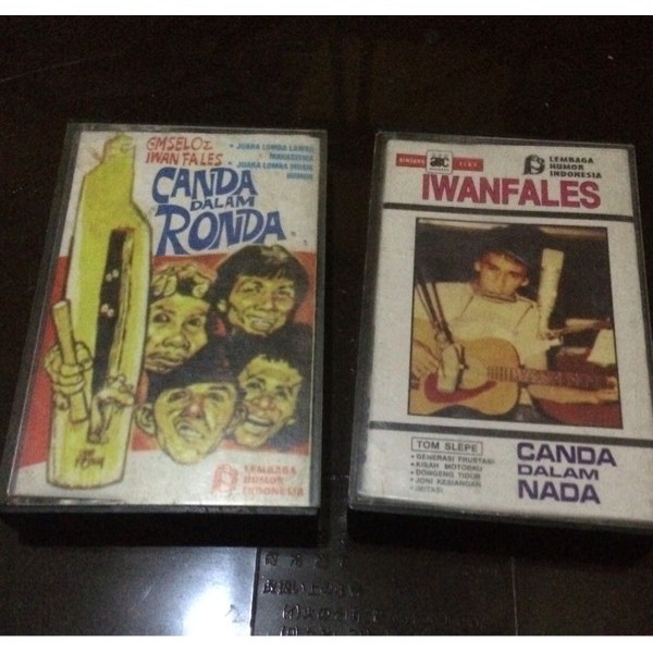 Jual Sepaket Kaset Iwan Fals - Canda Dalam Nada & Canda Dalam Ronda
