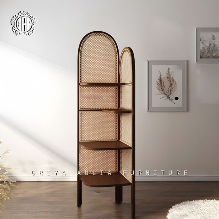 RAK SUDUT POJOK KAYU JATI MIX ROTAN - RAK SUDUT RUANG TAMU KAYU JATI