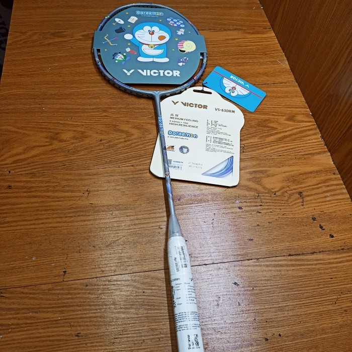 Raket Victor TK DORAEMON (100% ORIGINAL) - 4U